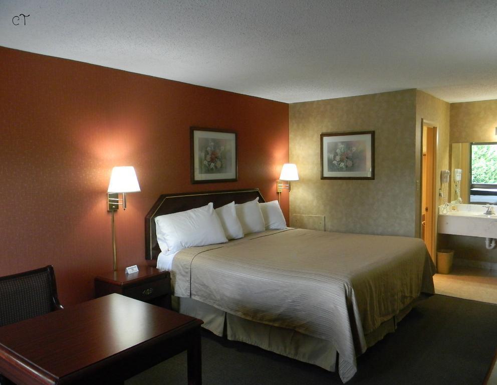 Econo Lodge Lynchburg Eksteriør bilde