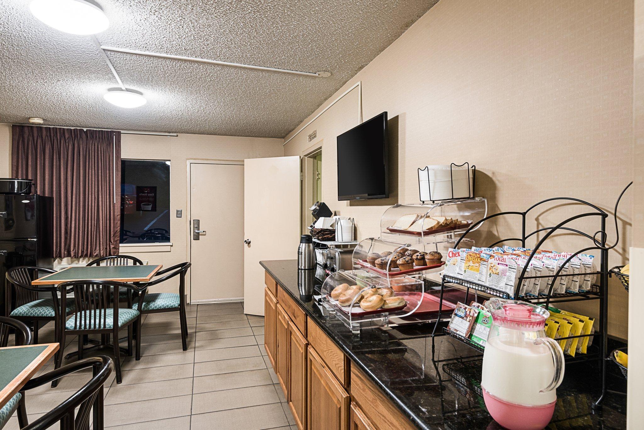 Econo Lodge Lynchburg Eksteriør bilde