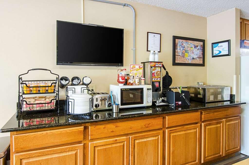Econo Lodge Lynchburg Restaurant bilde