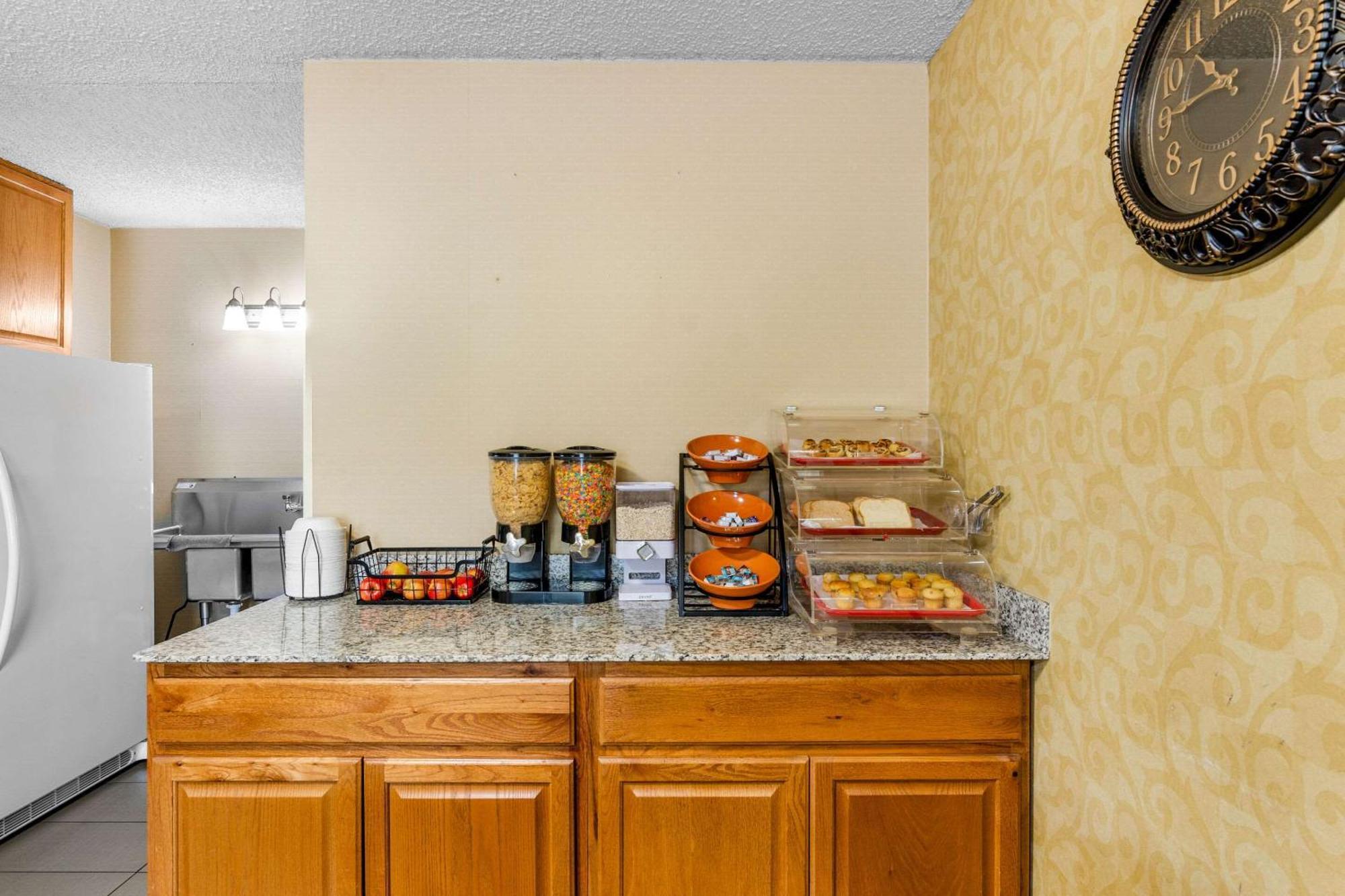 Econo Lodge Lynchburg Eksteriør bilde