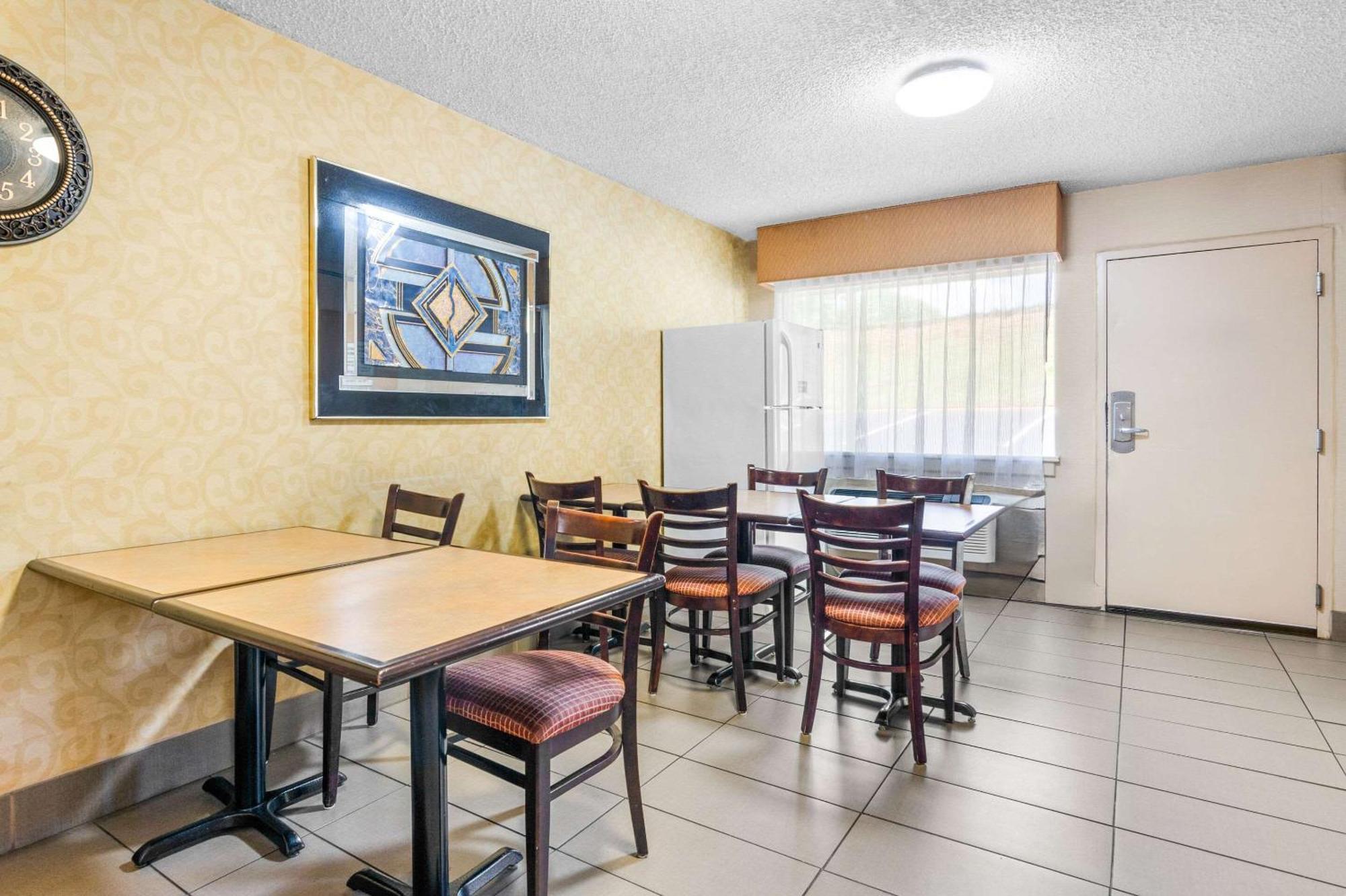 Econo Lodge Lynchburg Eksteriør bilde