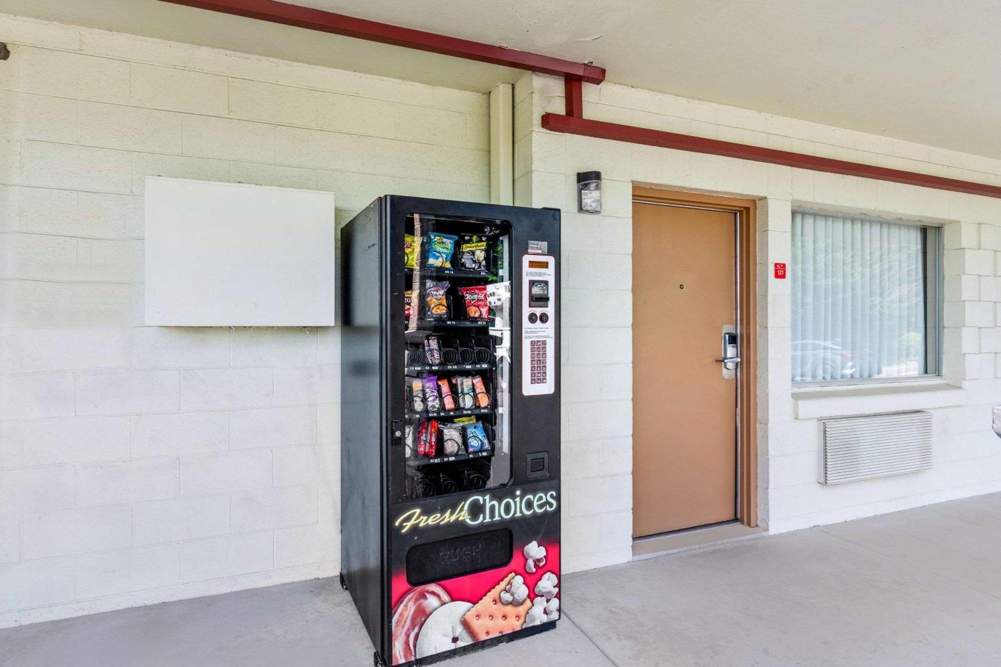 Econo Lodge Lynchburg Eksteriør bilde