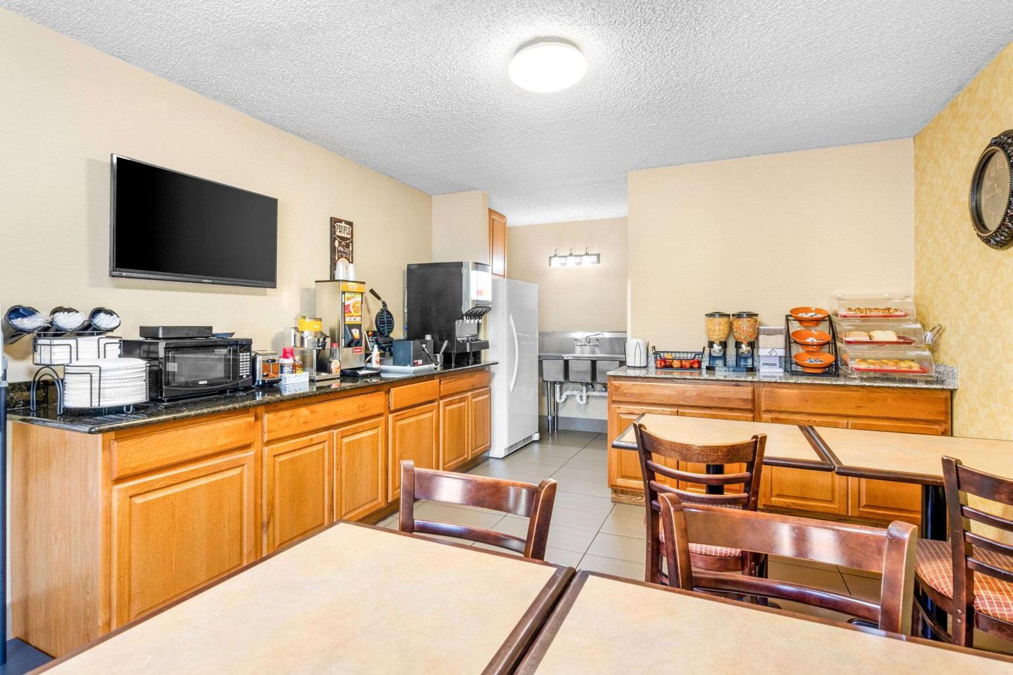 Econo Lodge Lynchburg Eksteriør bilde